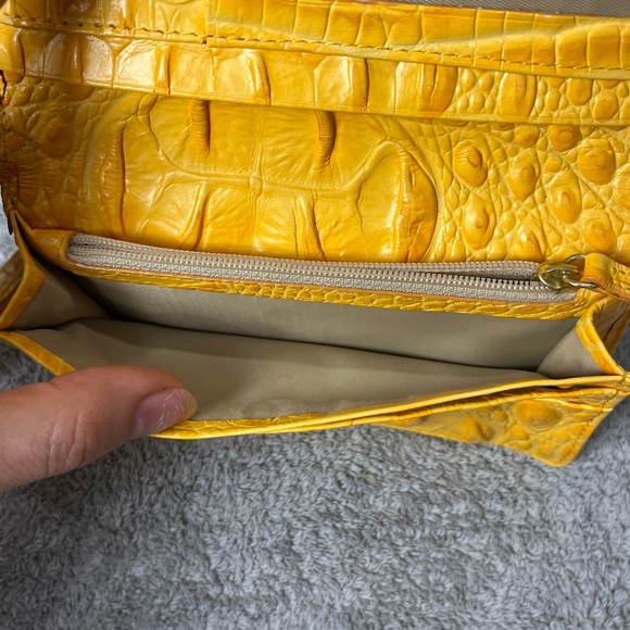 Brahmin Debra Yellow Melbourne Leather Wristlet Wallet Purse Authentic Croc - Picture 7 of 10